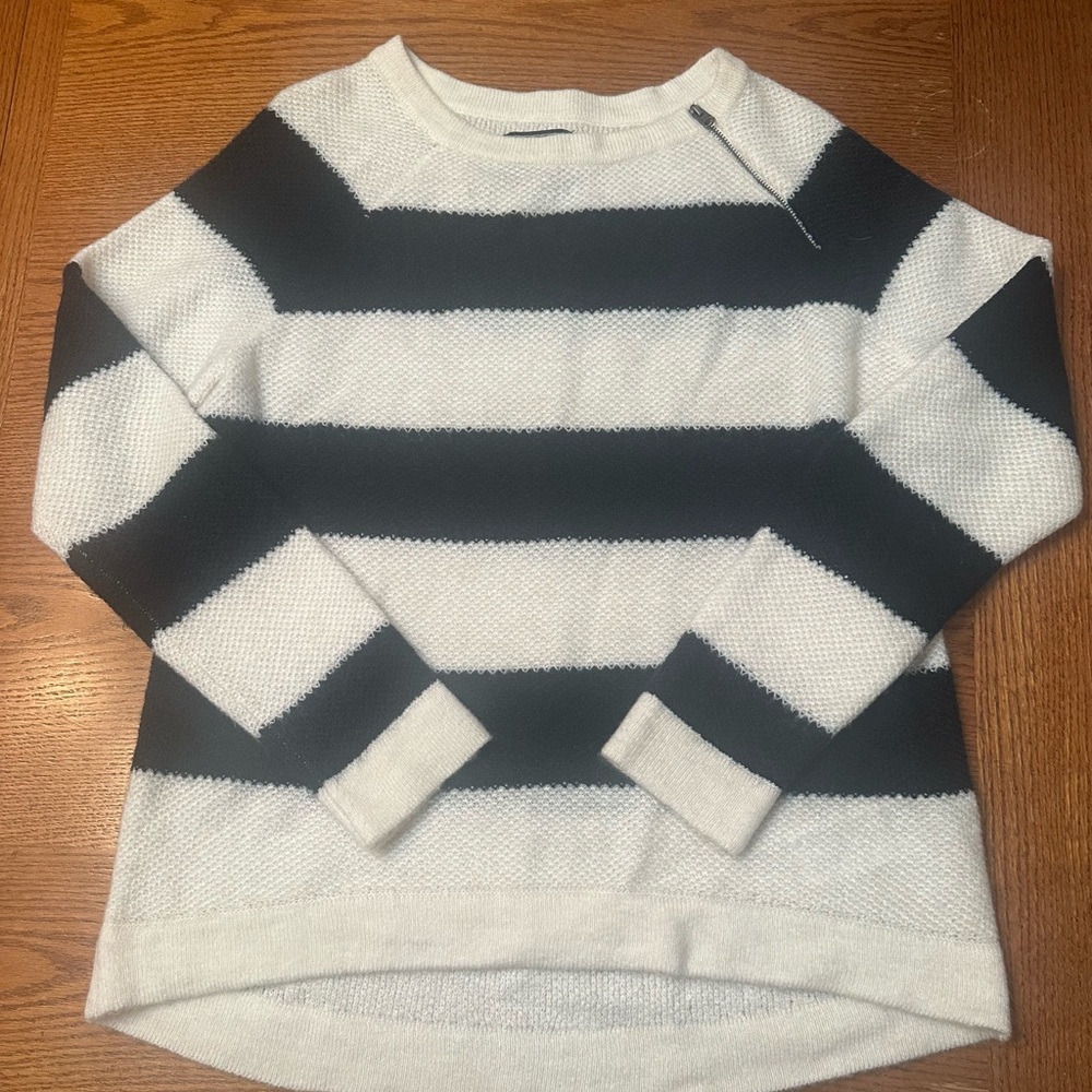 Abercrombie Striped Navy and cream Women's Sweater size S
